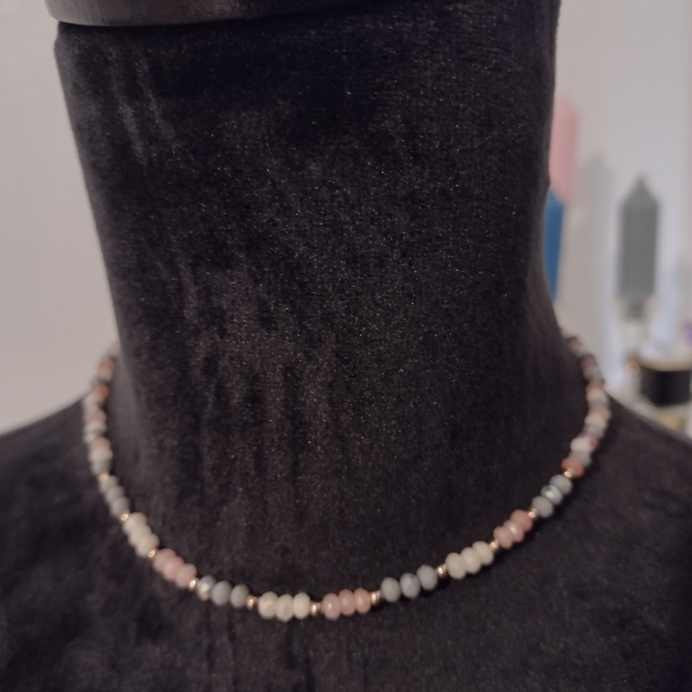 Pastel crystal choker